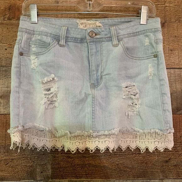 Altar’d State jean denim skirt w/lace trim,‎ 26/3 - Picture 1 of 8